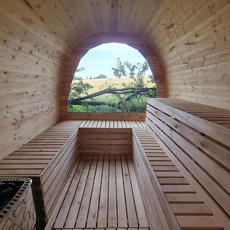 Loft Apartment Mit Grosser Badewanne A Mugeln Bagian luar foto