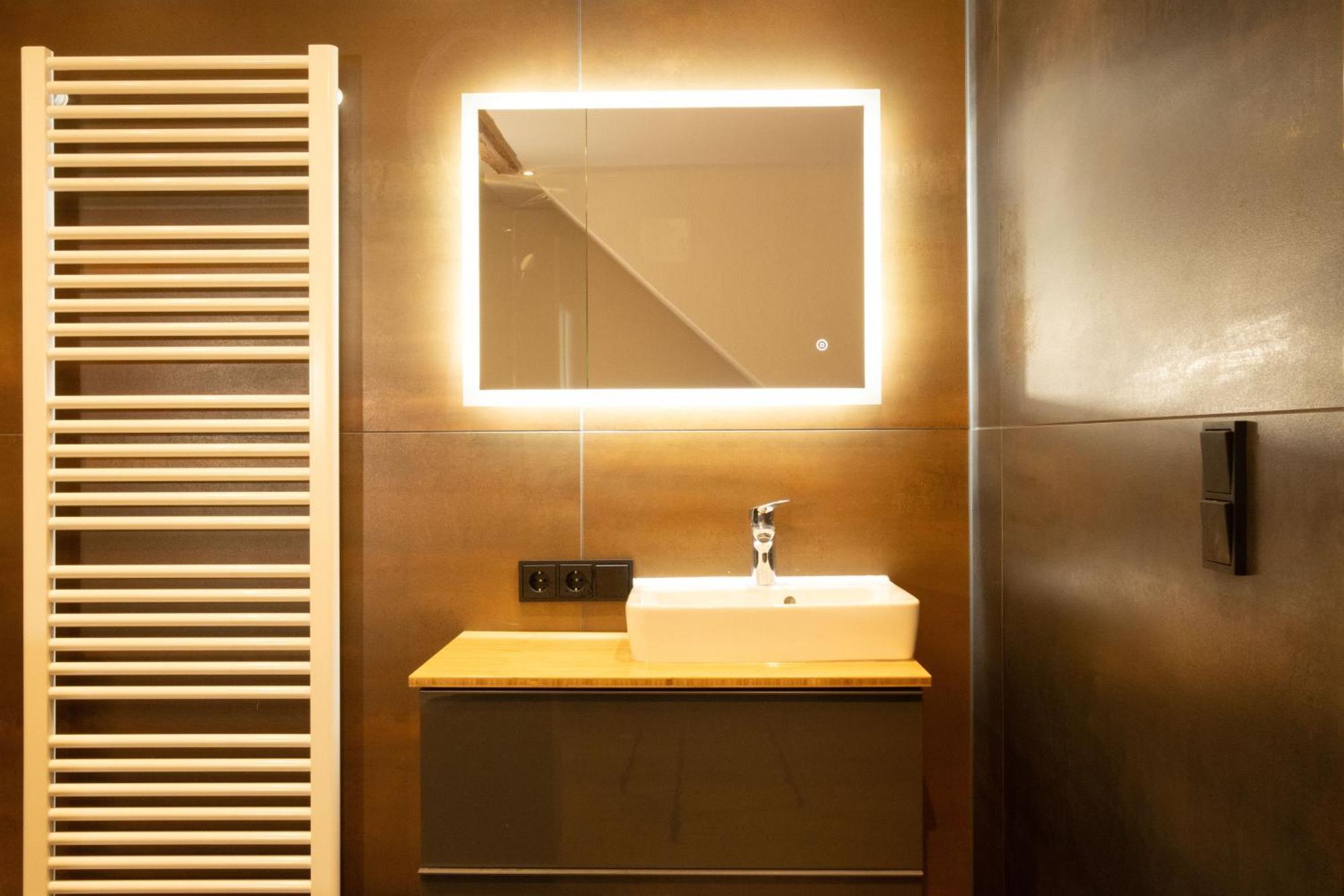 Loft Apartment Mit Grosser Badewanne A Mugeln Bagian luar foto