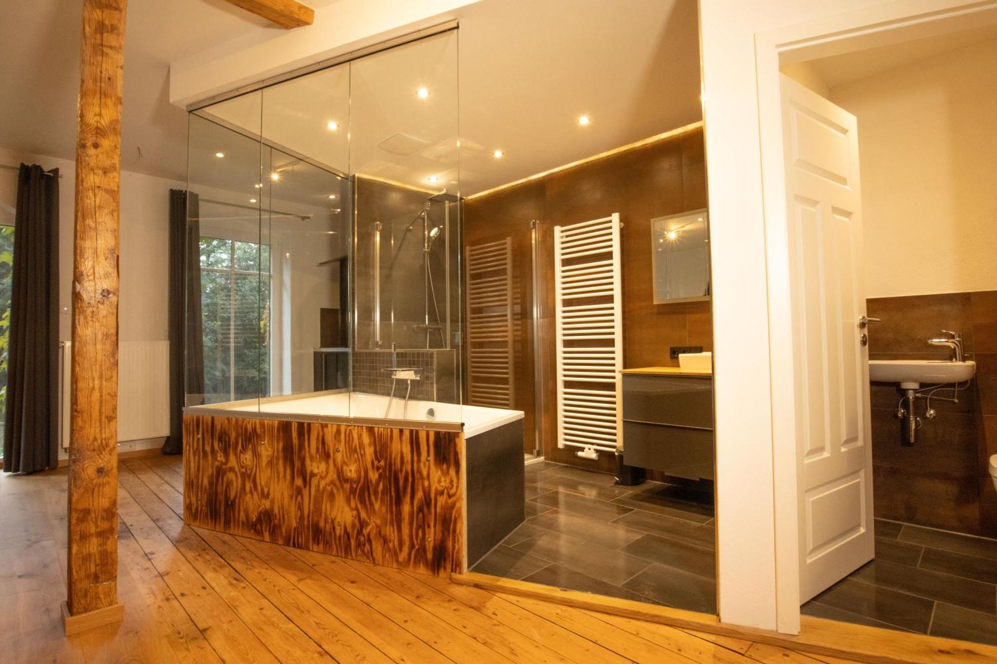 Loft Apartment Mit Grosser Badewanne A Mugeln Bagian luar foto